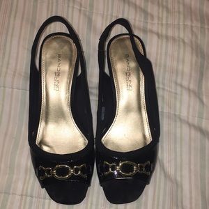 Bandolino black and gold chain shoes